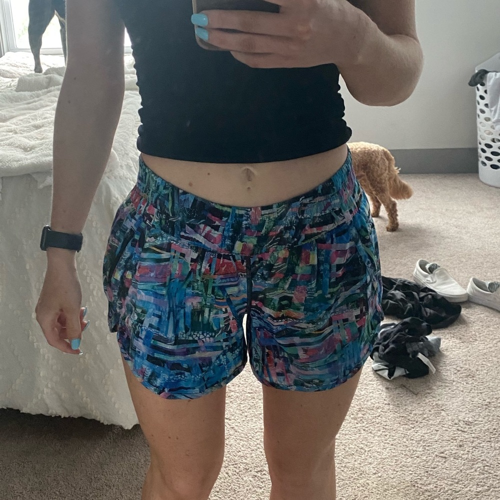 Lululemon tracker short 4”